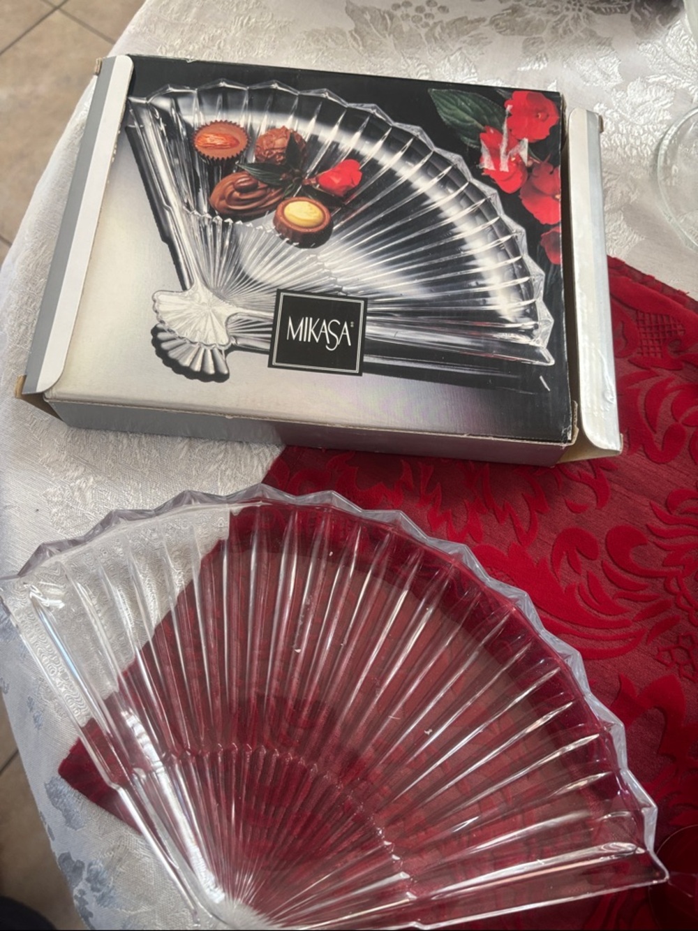 Mikasa Clear Fan-Design Glass Serving Platter